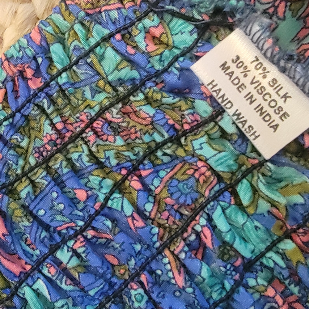 Elegant Paisley Maxi Dress in Blue - Picture 6 of 7
